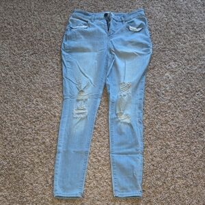 SO Light Wash Distressed Junior's Jeggings
